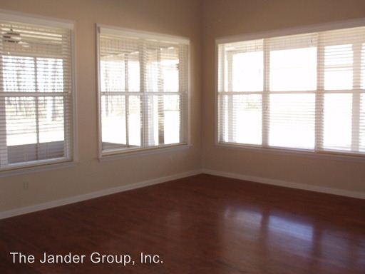 Building Photo - 614 E Crawford Dr