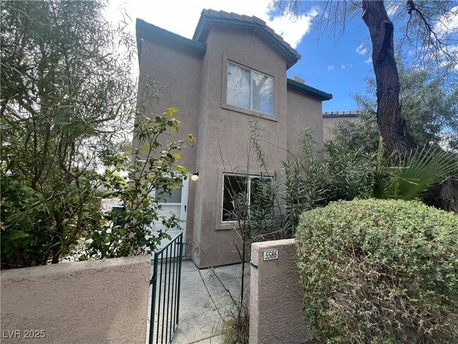 Building Photo - 5586 Lago Ct