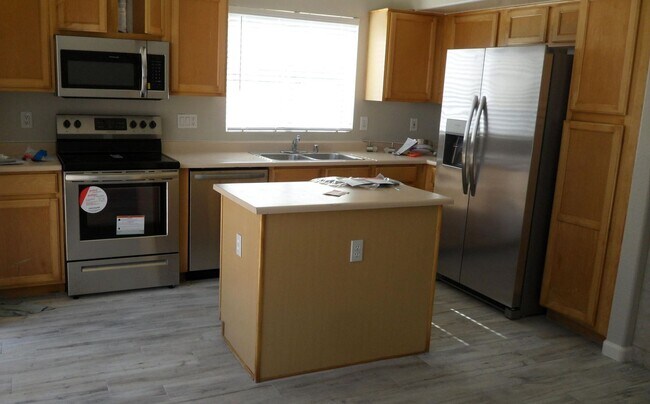 Foto del edificio - Brookside Village 3 Bed 2 Bath!