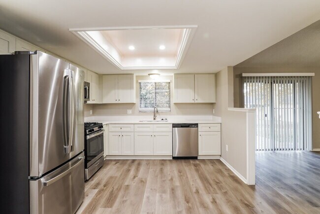 Building Photo - 1304 Sterling Oaks Dr