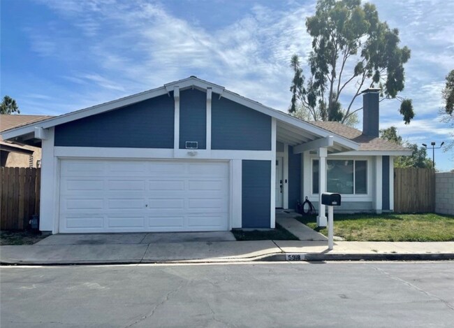 Vista frontal de la casa - 5918 Sky Meadow St