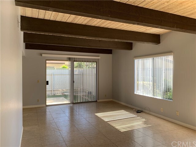 Building Photo - 5260 Village Cir Dr