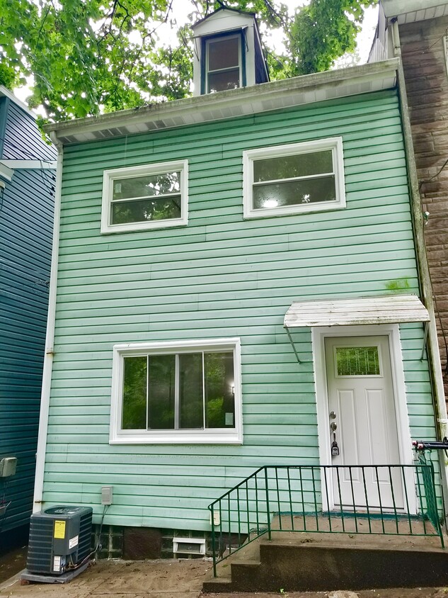 Foto principal - 47 Greeley Ave