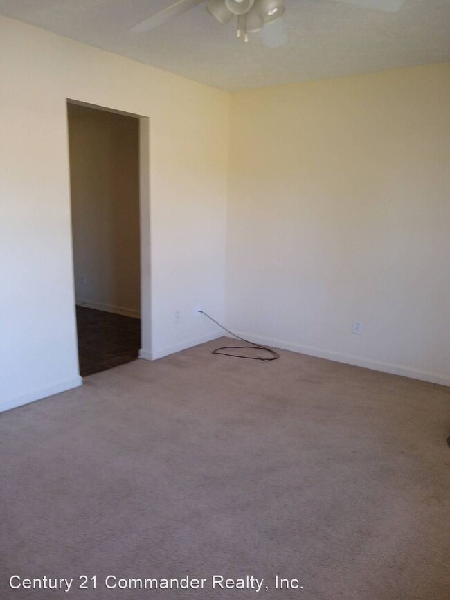 Building Photo - 2 br, 1 bath Apartment - 516 A Parker St.