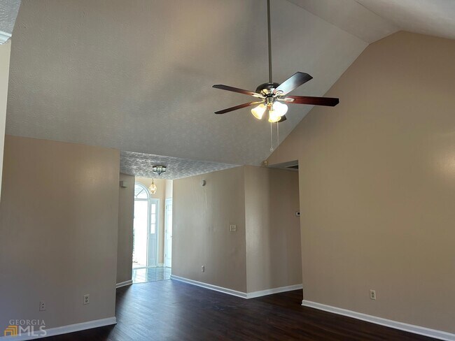 Building Photo - 312 Spring Creek Dr