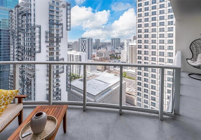 Foto del edificio - 300 S Biscayne Blvd