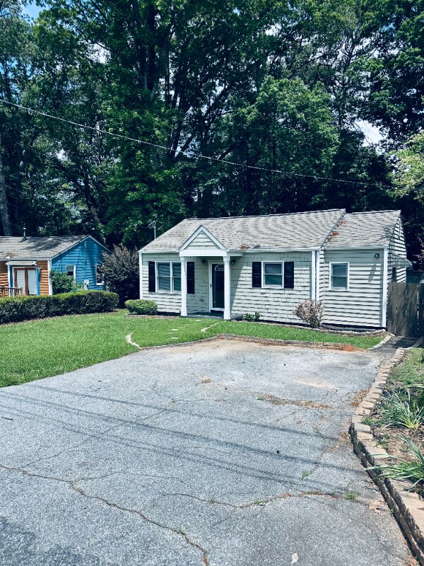 Building Photo - 4104 Comanche Dr
