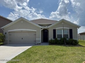 Building Photo - 239 Guinevere Dr SW