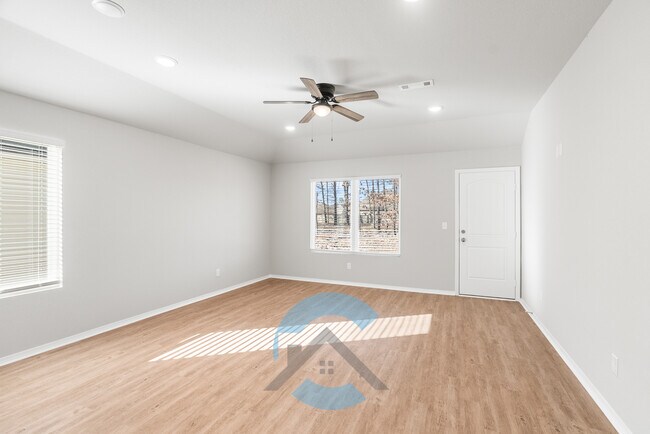 Foto del edificio - 10913 Lori Kaye Dr