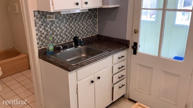 Building Photo - 3 br, 1 bath Duplex - 15 Genesee Ave 2nd F...
