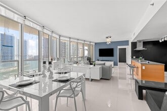 Building Photo - 495 Brickell Ave