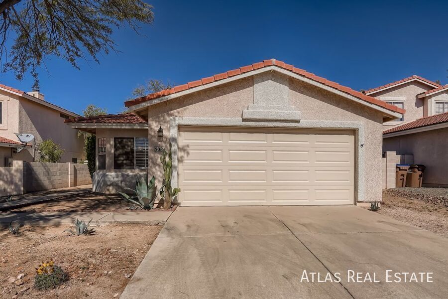 Foto principal - 5084 W Blackbird Dr
