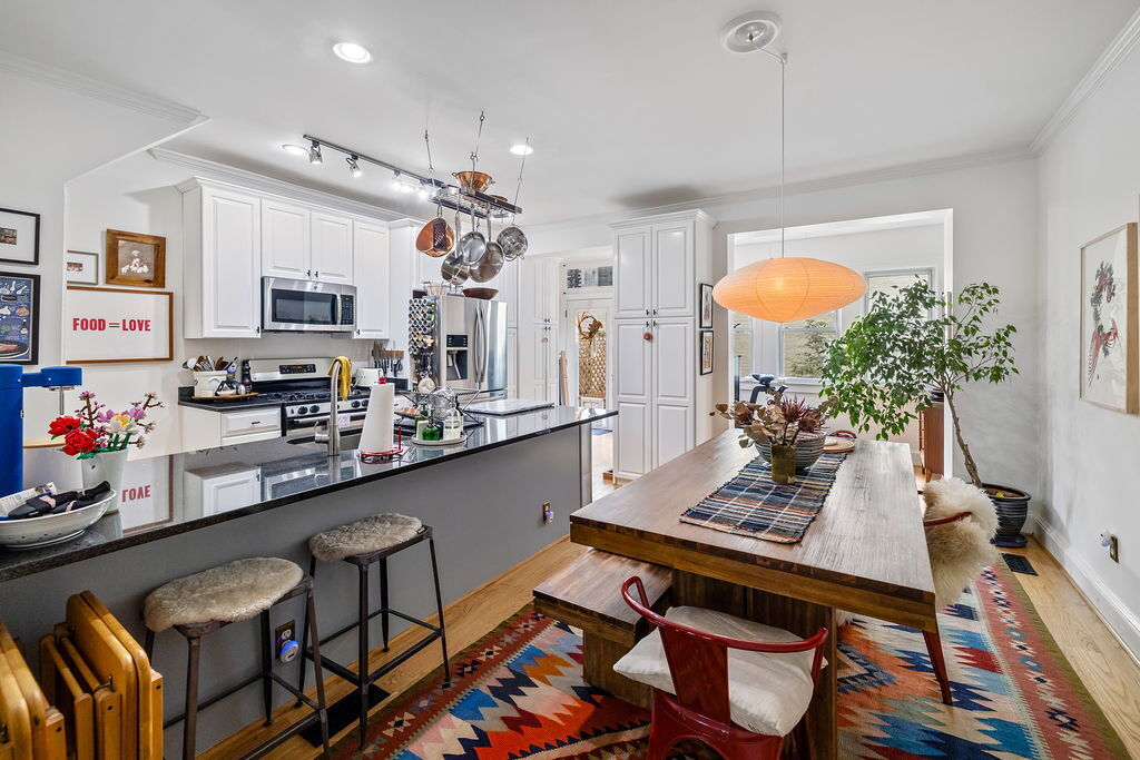 Primary Photo - Great Price, Spacious and Convenient