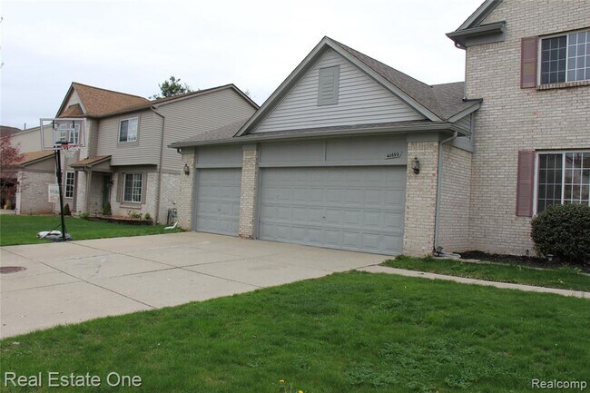 Foto del edificio - 40690 Bluesprings Ct
