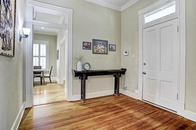 Building Photo - 1247 Oxford St