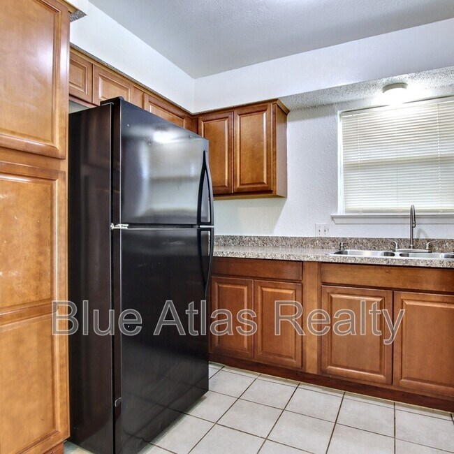 Foto del edificio - 4816 Wellesley Ave