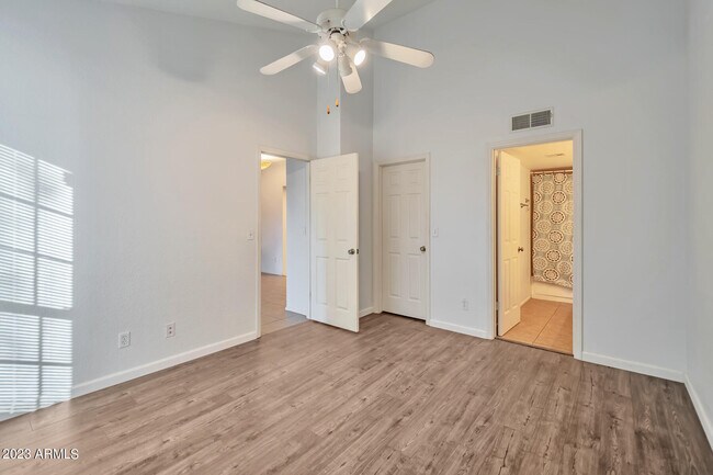 Building Photo - 1351 N Pleasant Dr