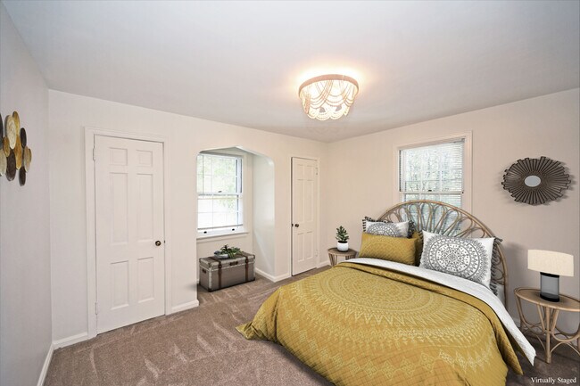 Foto del edificio - 5698 Euclid Rd