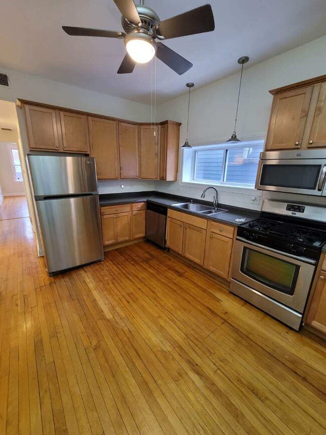 Kitchen - 2125 N Lorel Ave