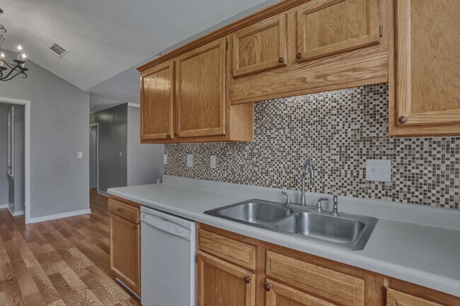 Foto del edificio - 4 Bedroom with Large Yard in Brandon, MS