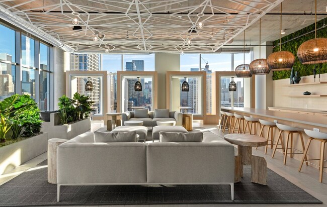 Espacio de coworking con cabinas privadas para teleconferencias - 216 W Chicago Ave