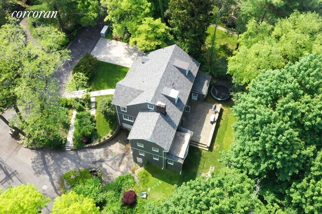 Building Photo - 4725 Independence Ave