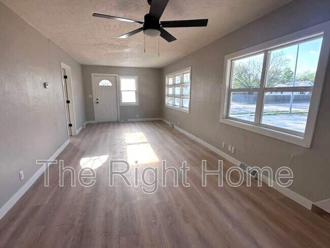 Foto del edificio - 4525 N 70th St