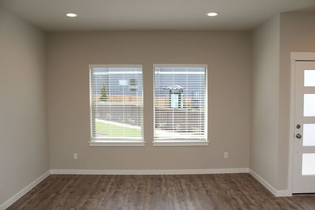Foto del edificio - Modern Construction 3 Bedroom Townhome at ...