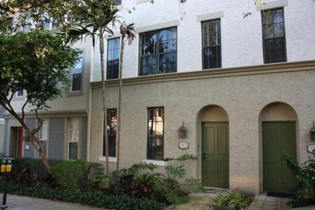 Foto del edificio - 612 Fern St