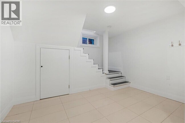 Photo du bâtiment - 15 Arthur Ave N