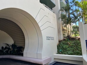 Building Photo - 1212 Nuuanu Ave