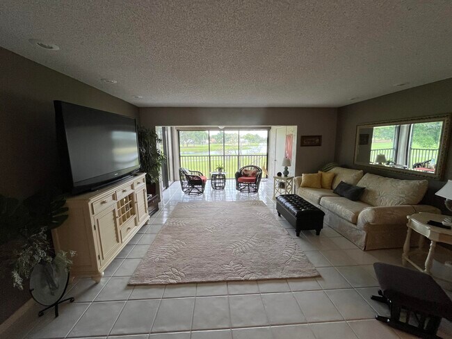 Foto del edificio - 12870 Briarlake Dr
