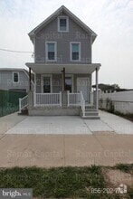 Building Photo - 1123 Cambridge St