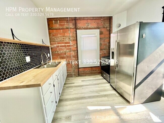 Building Photo - Remodeled Two-bedroom for Rent