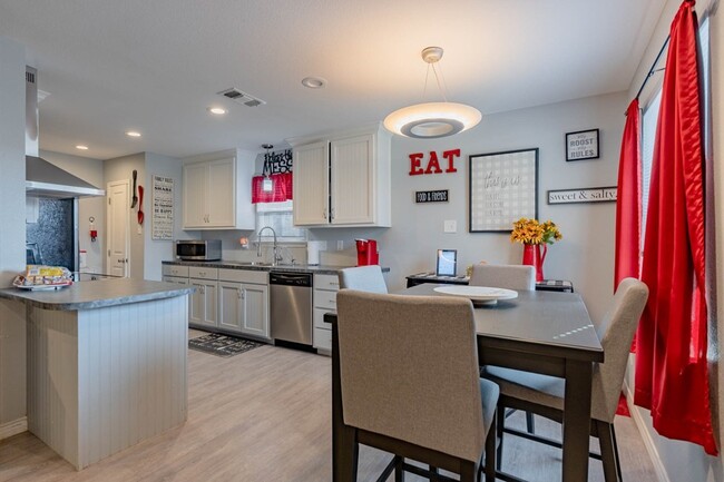 Foto del edificio - 1625 E 46th St