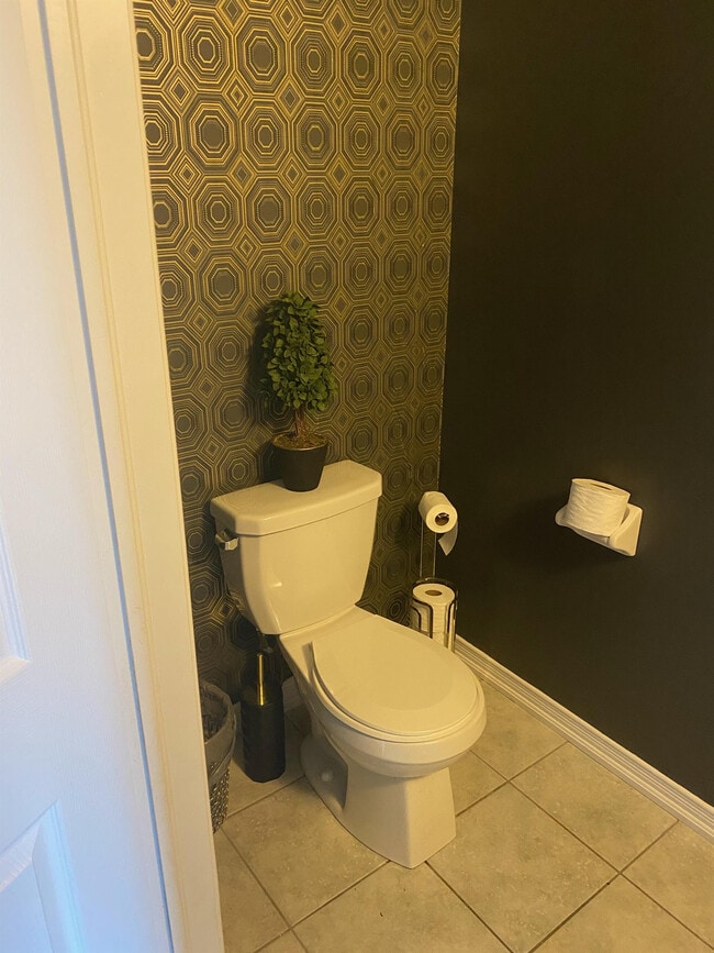 Building Photo - 8291 Tulip Tree Dr