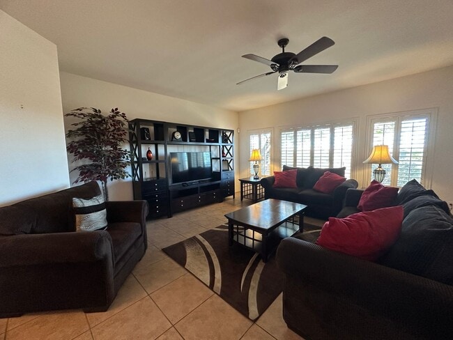 Foto del edificio - Fully Furnished Condo in Gated Summerlin Community – Resort-Style Living!
