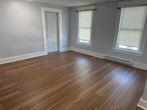 Building Photo - 100 Day St