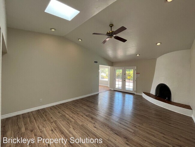Building Photo - 3 br, 2 bath House - 3921 E Aster Dr.