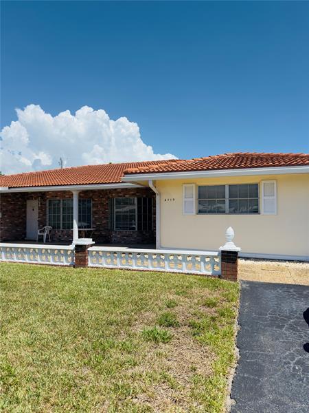 Foto principal - 2715 NE 32nd St