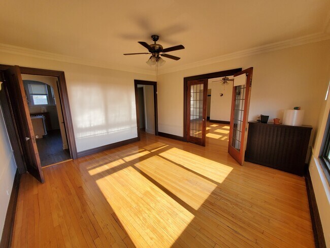 Building Photo - 2352 N Spaulding Ave