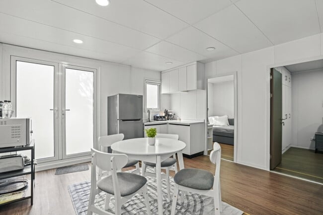 Foto del edificio - 3830 Shady Ridge Rd