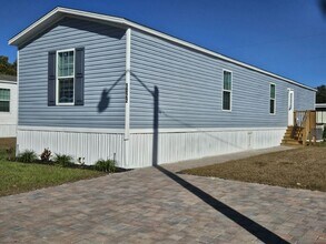 Building Photo - 1022 Myakka Dr