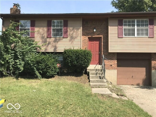 Building Photo - 9444 English Oak Dr