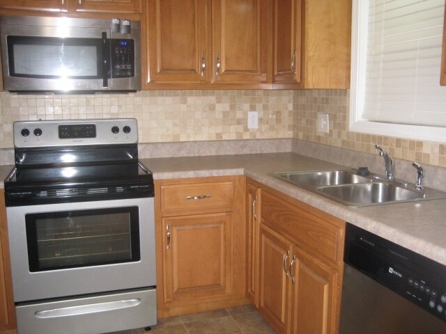 Building Photo - 2557 Centerstone Cir