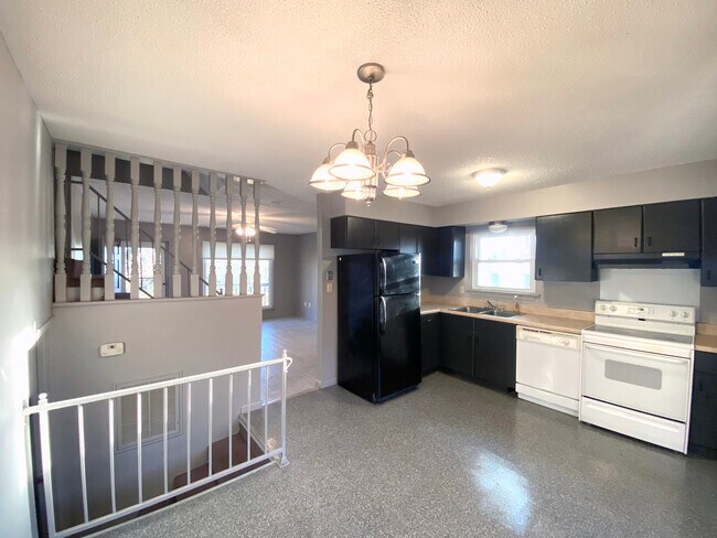 Building Photo - 739 Germantown Cir