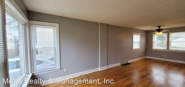 Building Photo - 3 br, 1 bath House - 208 Carey Ave