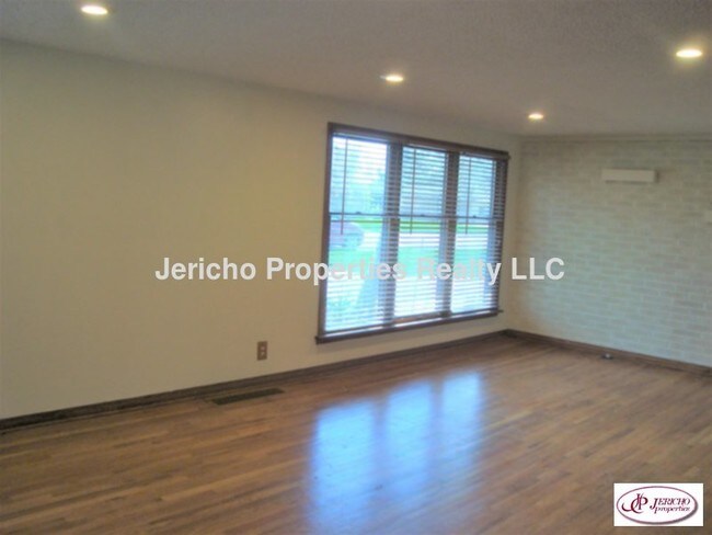Foto del edificio - 2575 Bell Ct