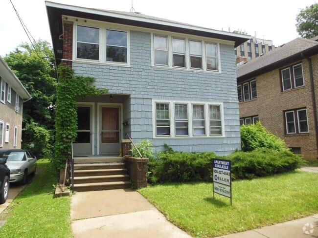 Building Photo - 419 Chamberlain Ave