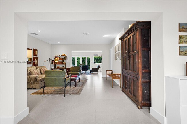 Building Photo - 397 Harbor Ct